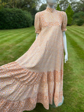 1970s Vintage Travers Tempos Maxi Boho Peasant Prairie Flower Dress