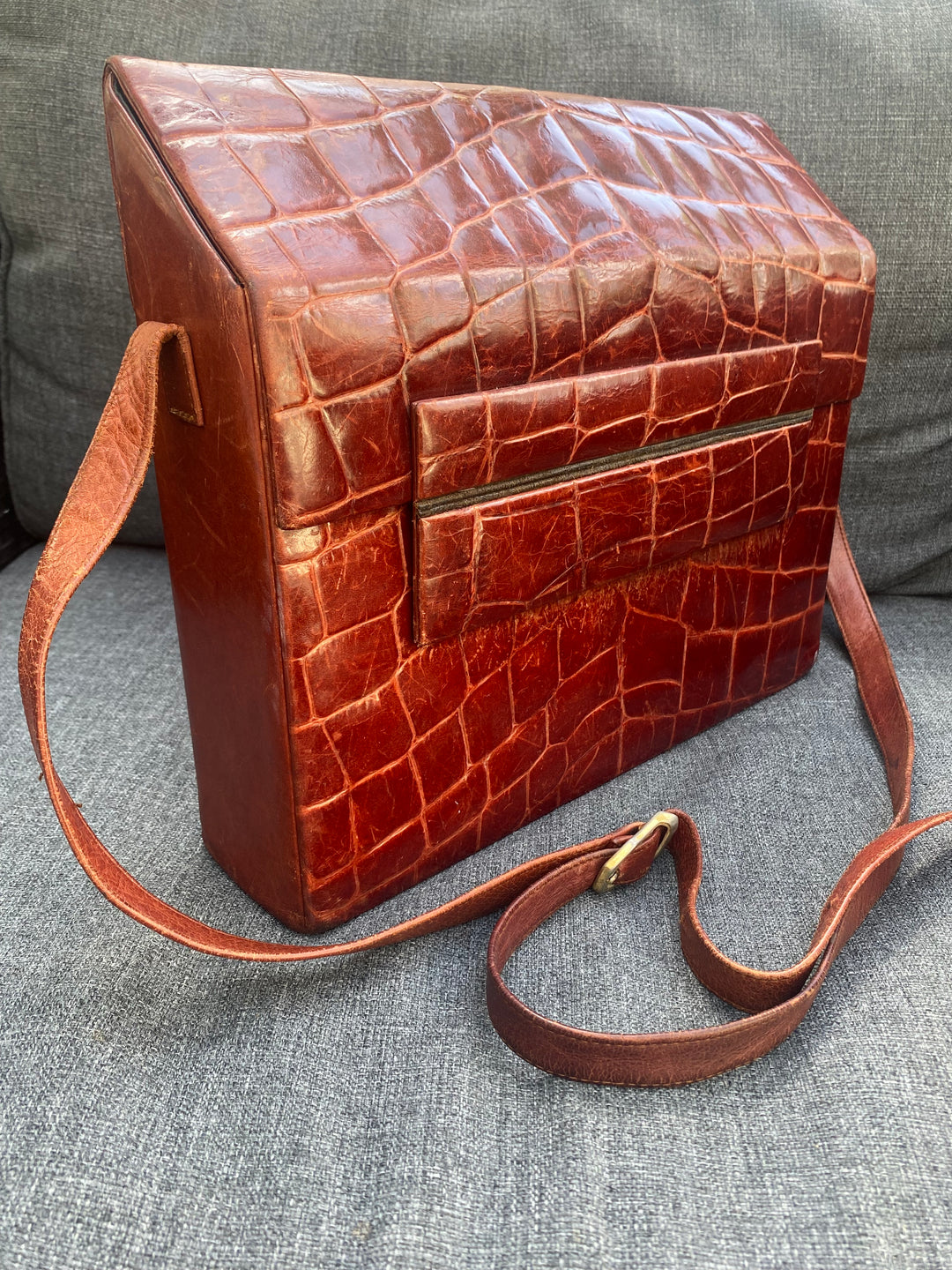 Vintage 1960s Berma Paris hot Alligator Handbag